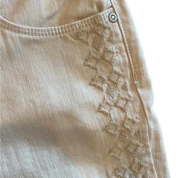 NYDJ Alina Skinny Embroidered Capri Jeans Lift Tuck Size 2 - Picture 6 of 12